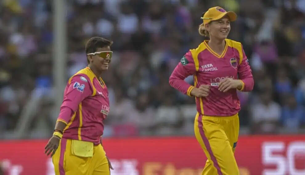 डब्ल्यूपीएल : गुजरात और यूपी वॉरियर्ज ने रिटेन खिलाड़ियों की सूची जारी की, कई खिलाड़ियों को किया रिलीज
