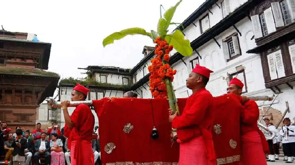 नेपाल में नवरात्रि के सातवें दिन फूलपाती पर्व पर हर जिला मुख्यालय पर दी जाती है बलि