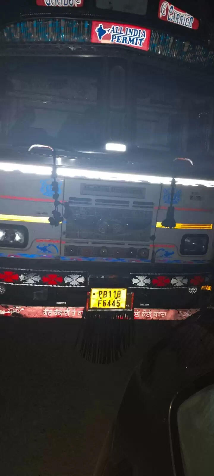 गौ-तस्करी की कोशिश नाकाम, 15 मवेशी छुड़ाए, एक ट्रक जब्त