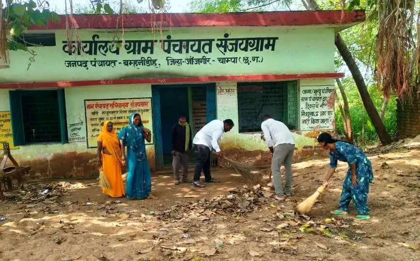 जांजगीर-चांपा में सेवा संकल्प अभियान के तहत स्वच्छता को लेकर जनजागरूकता, तालाबों की सफाई और पौधरोपण