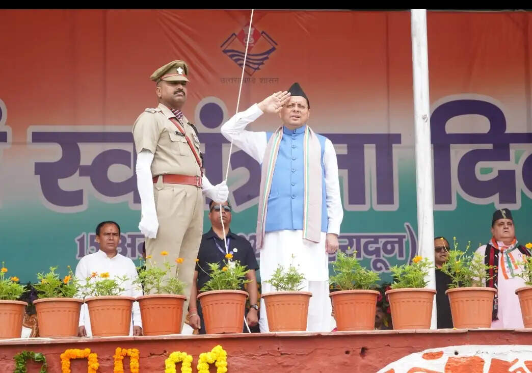 स्वतंत्रता दिवस पर मुख्यमंत्री धामी की बड़ी घोषणाएं, विकास और रोजगार के साथ युवाओं पर खास फोकस