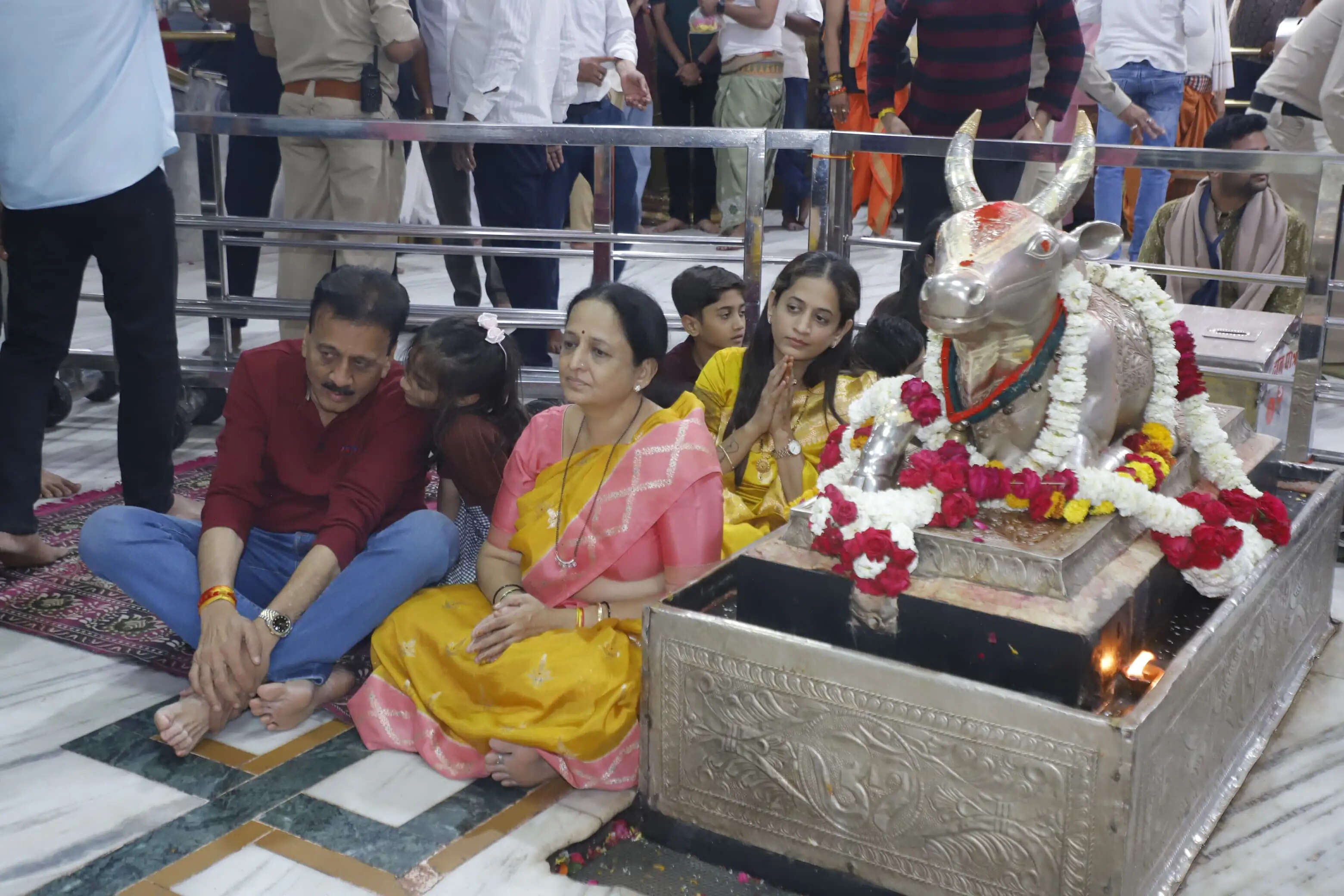 उज्जैनः महाराष्ट्र के मन्त्री महाजन ने किए महाकाल दर्शन