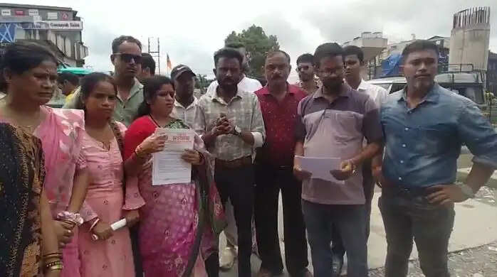 पब और बारों पर अनियमितताओं के आरोप,&nbsp;बंगीय हिंदू महासंच&nbsp;ने&nbsp;सौंपा ज्ञापन