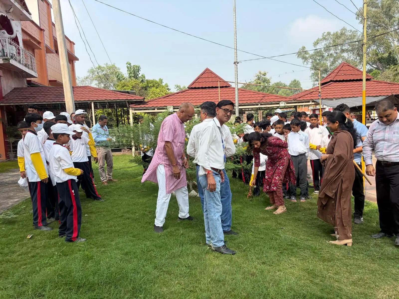 स्वच्छता को अभियान नहीं, जनभागीदारी की आदत बनाएं-एडीसी महिमा मदान