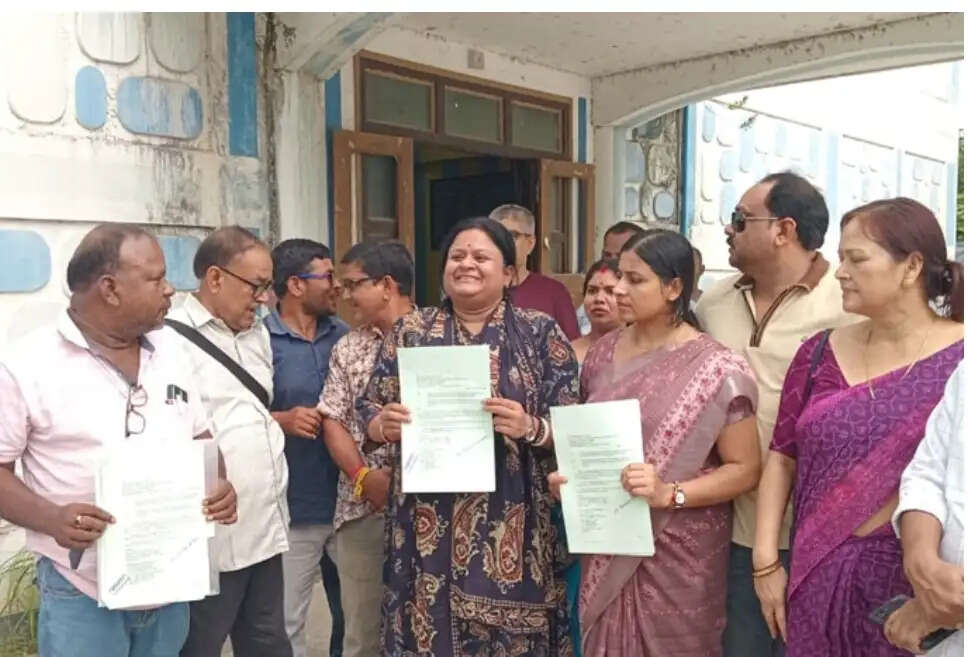 मालदा जिला परिषद में तृणमूल के भीतर बगावत, सभाधिपति के खिलाफ अविश्वास प्रस्ताव