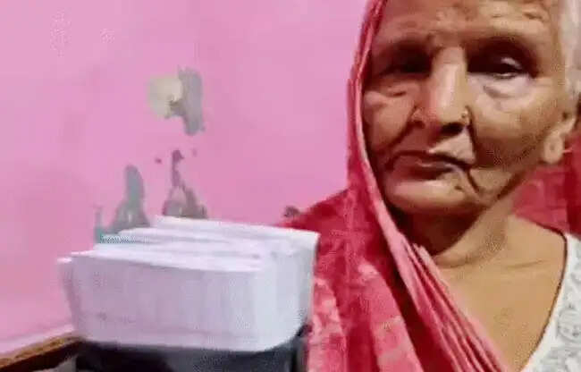 सोनीपत: नकली नोटों की गड्डी दिखाकर बुजुर्ग महिला के जेवर और नकदी ठगी