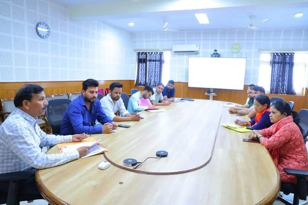 पौड़ी में विशेष गहन पुनरीक्षण कार्यक्रम को लेकर कार्मिकों को प्रशिक्षण