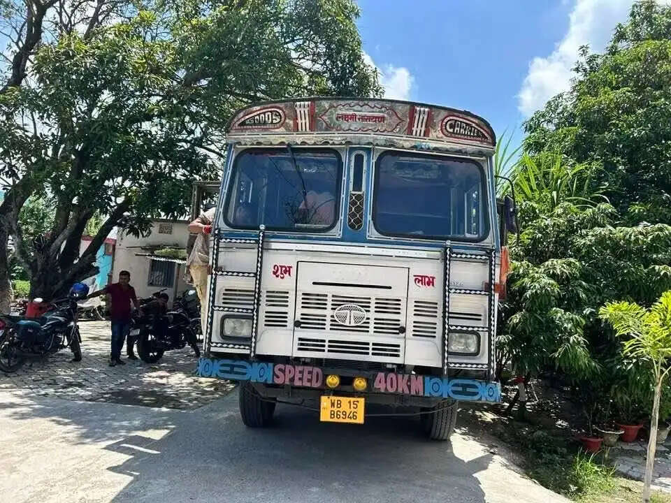 जोकीहाट पुलिस ने शराब से लदे ट्रक किया जब्त,4458 लीटर विदेशी शराब बरामद
