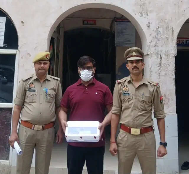 विदेश भेजने के नाम पर ठगी करने वाला गिरफ्तार