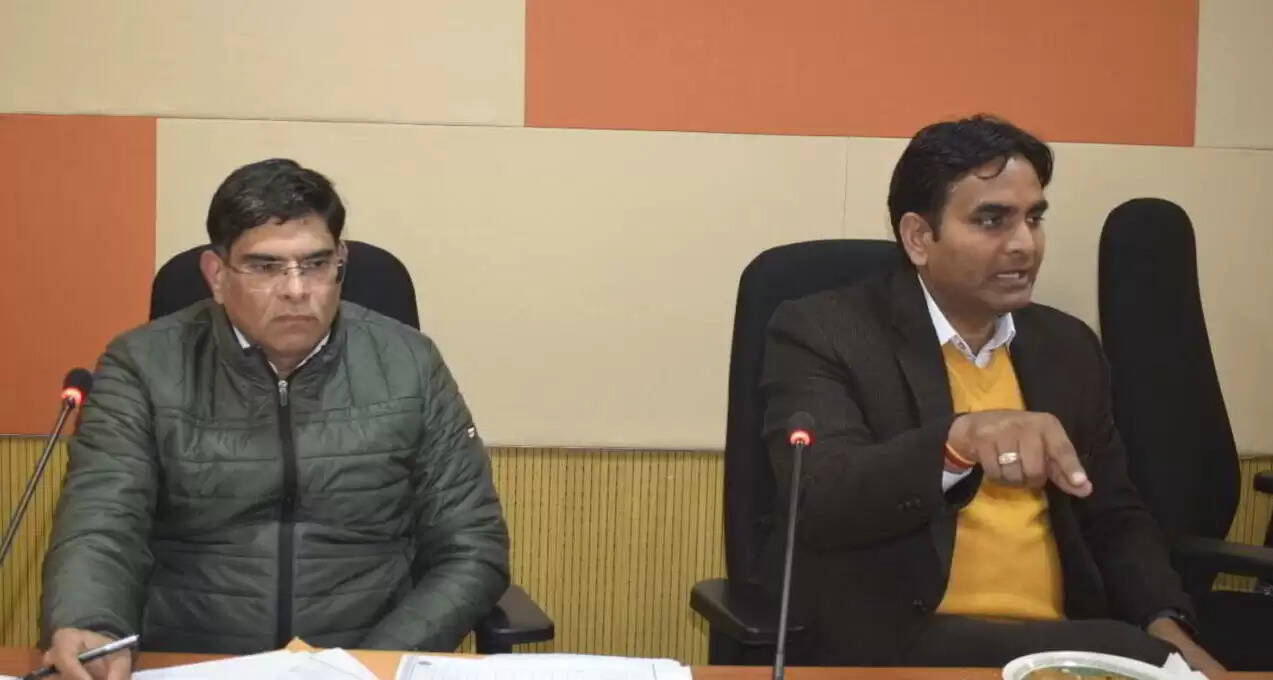 विकास कार्यों का समयबद्ध पूरा करें अधिकारी : उपायुक्त