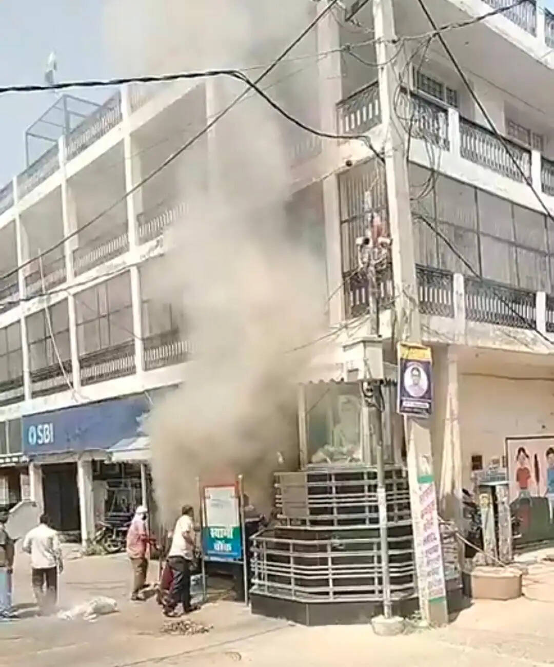 जींद : हड़ताल के बाद भी आग बुझाने पहुंचे दमकल विभाग कर्मचारी, निभाया नैतिक फर्ज