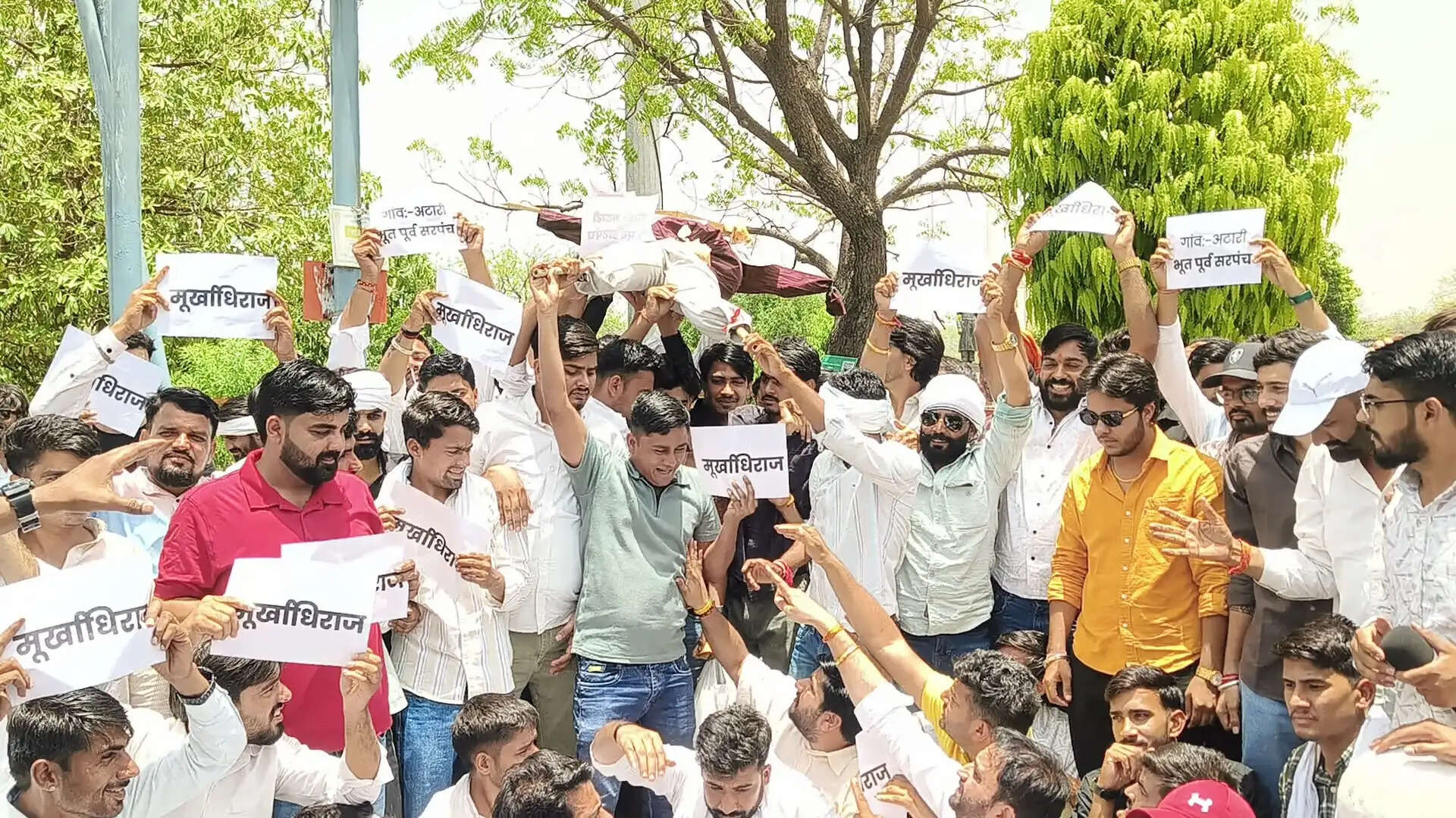 राजस्थान यूनिवर्सिटी में आरएलपी का हंगामा:पुलिस ने बल प्रयोग करते हुए दो दर्जन प्रदर्शनकारियों को &nbsp;लिया हिरासत में