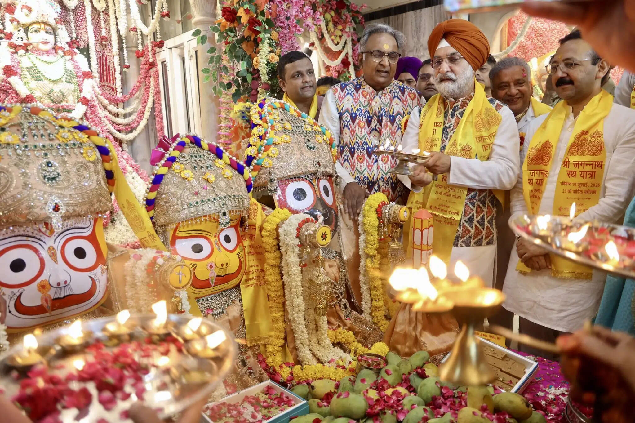 उपराज्यपाल कमला नगर में 21वें जगन्नाथ रथ यात्रा में हुए शामिल