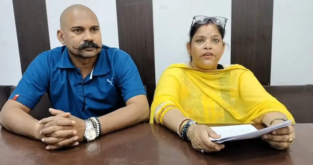 90 लाख के जेवर और नकदी चोरी का मामला, चौकी प्रभारी पर महिला ने उठाए सवाल