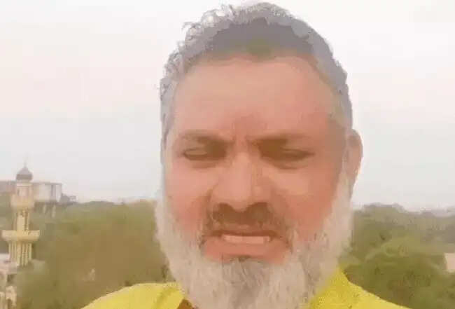 मप्रः इंदौर में कांग्रेस नेता अनवर कादरी फर्जी आर्म्स लाइसेंस मामले में गिरफ्तार