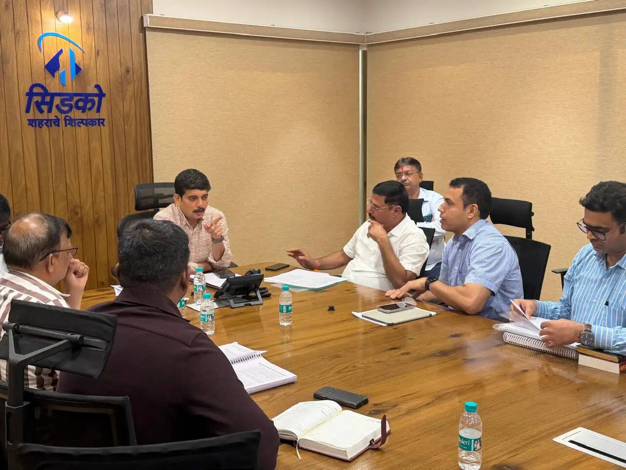 पुनर्विकास परियोजनाओं की 80 इमारतों के मूल निवासियों और खरीदारों के हितों की रक्षा जरूरी