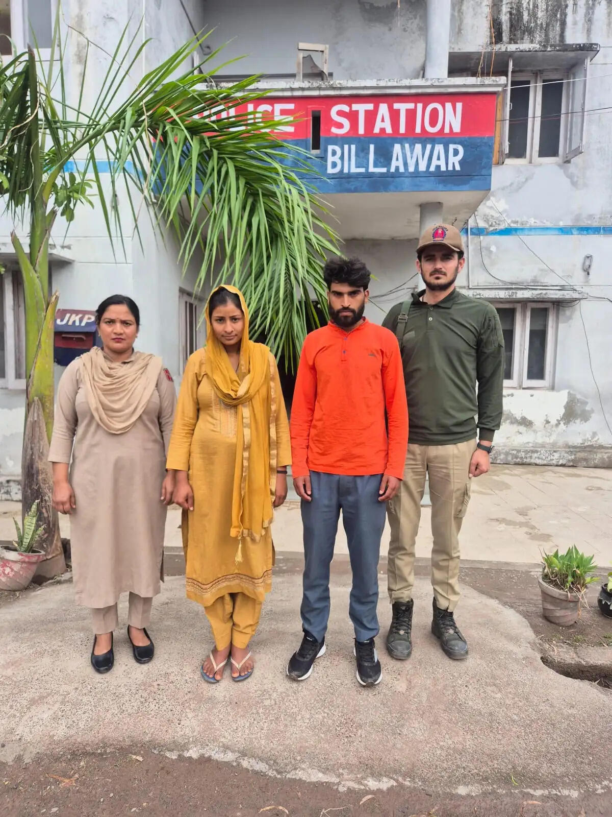 लापता महिला को पुलिस ने सकुशल परिवार से मिलाया