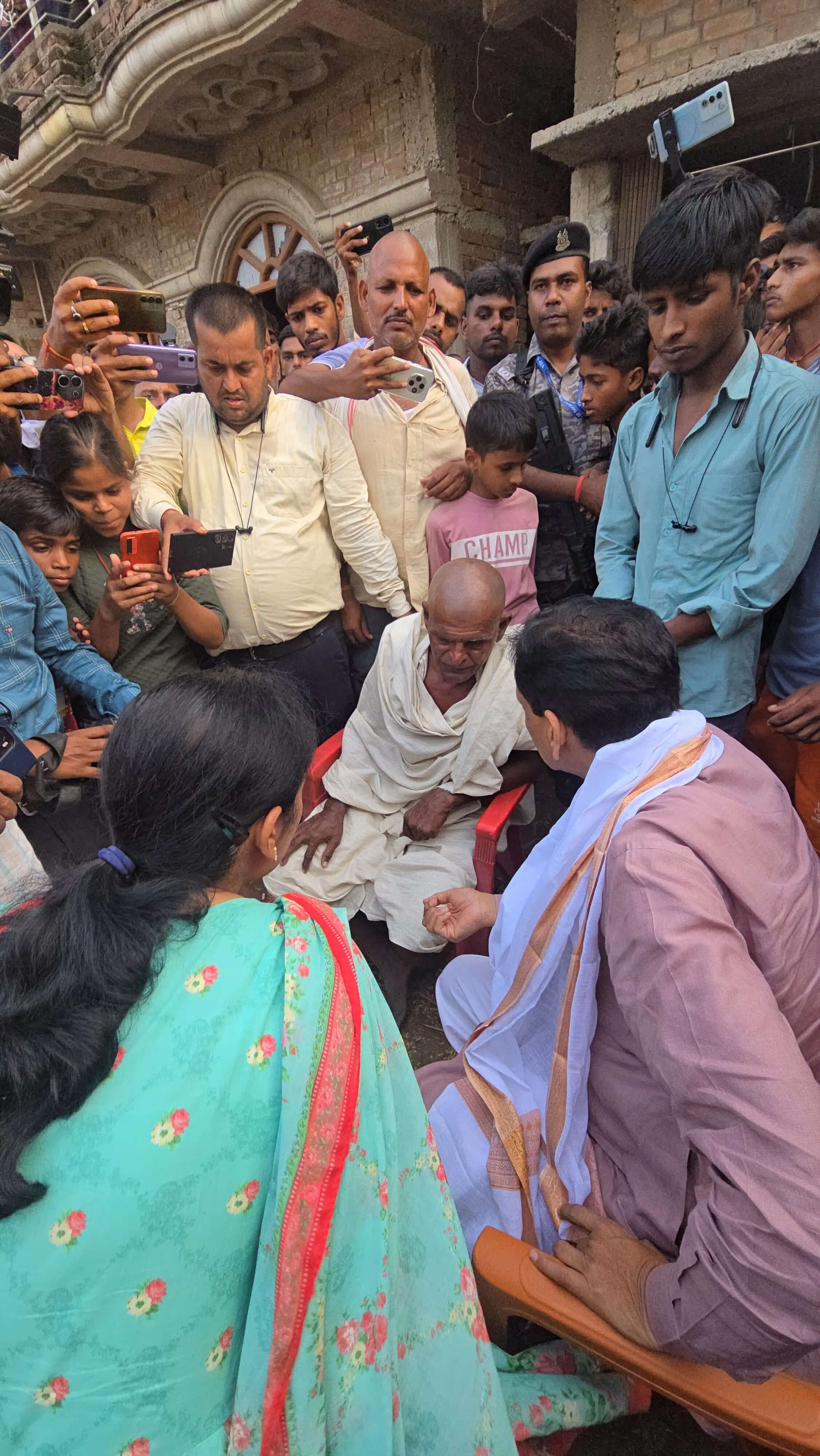 राघोपुर दियारा नाव हादसा : केंद्रीय मंत्री नित्यानंद राय ने पीड़ित परिवारों से मिलकर जताई संवेदना, मुआवजे की घोषणा