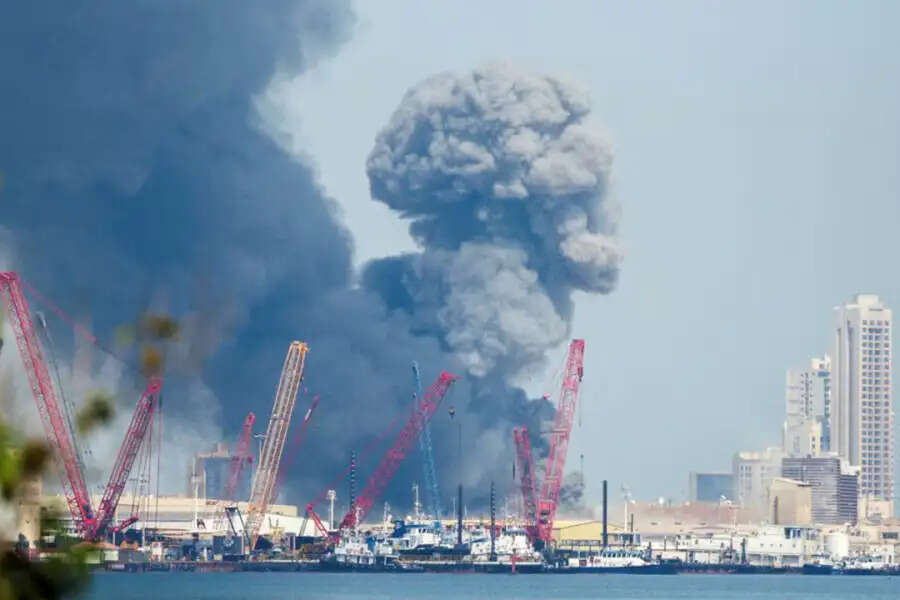 मध्य पूर्व में बढ़ता संघर्ष: 17 लाख नेपाली श्रमिकों और देश की अर्थव्यवस्था पर मंडराता असर