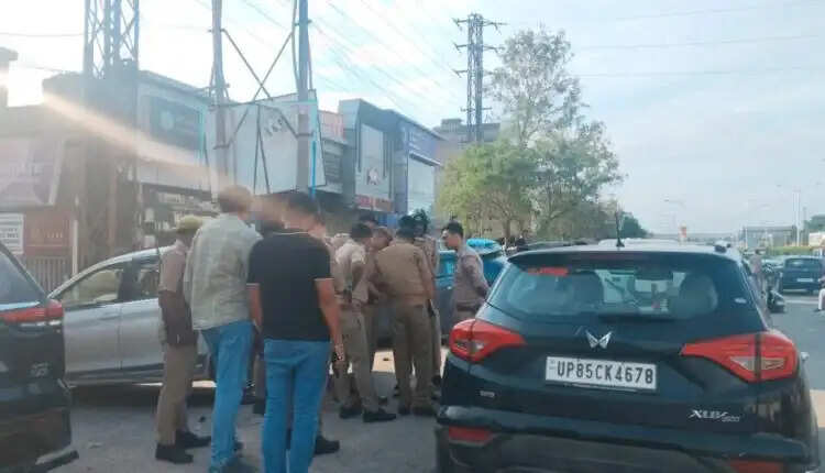 मथुरा : दिनदहाड़े 85 लाख का गोल्ड लूटा, बाइक सवार बदमाश फरार
