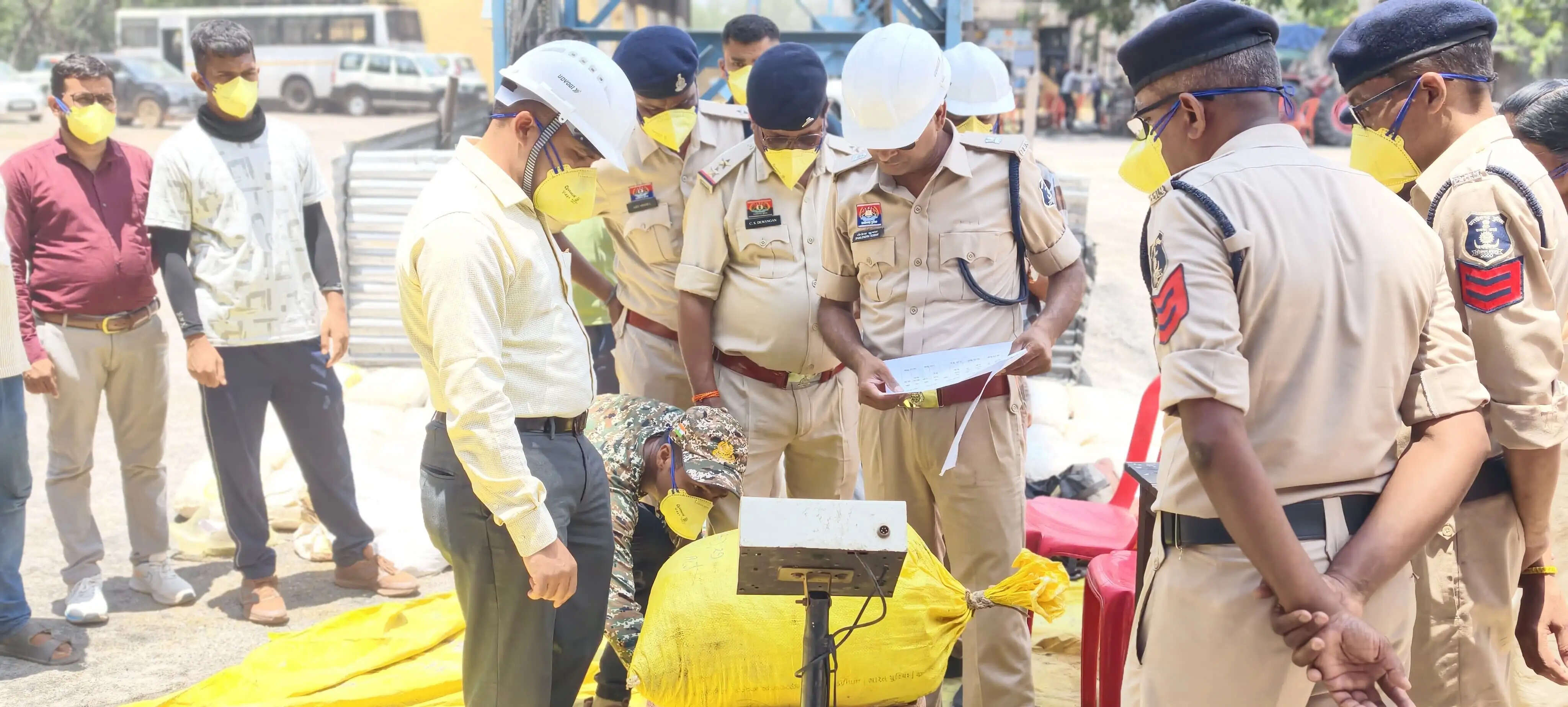 चार क्विंटल मादक पदार्थों का पुलिस व एजेंसी ने किया नष्टीकरण