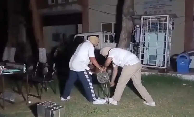 पंजाब के सभी जिलों में ब्लैकआउट, माॅक&nbsp;ड्रिल&nbsp;से&nbsp;किया&nbsp;अभ्यास