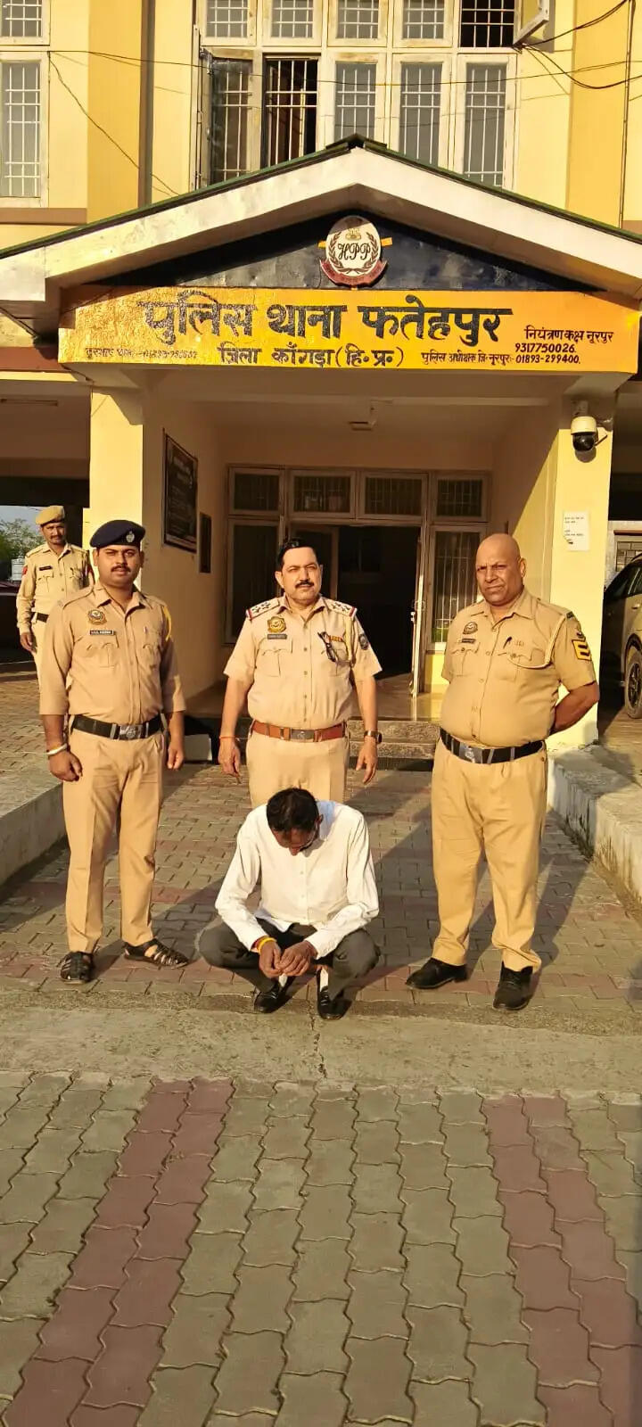 चोरी और आर्म्स एक्ट के मामलों में दो आरोपी गिरफ्तार