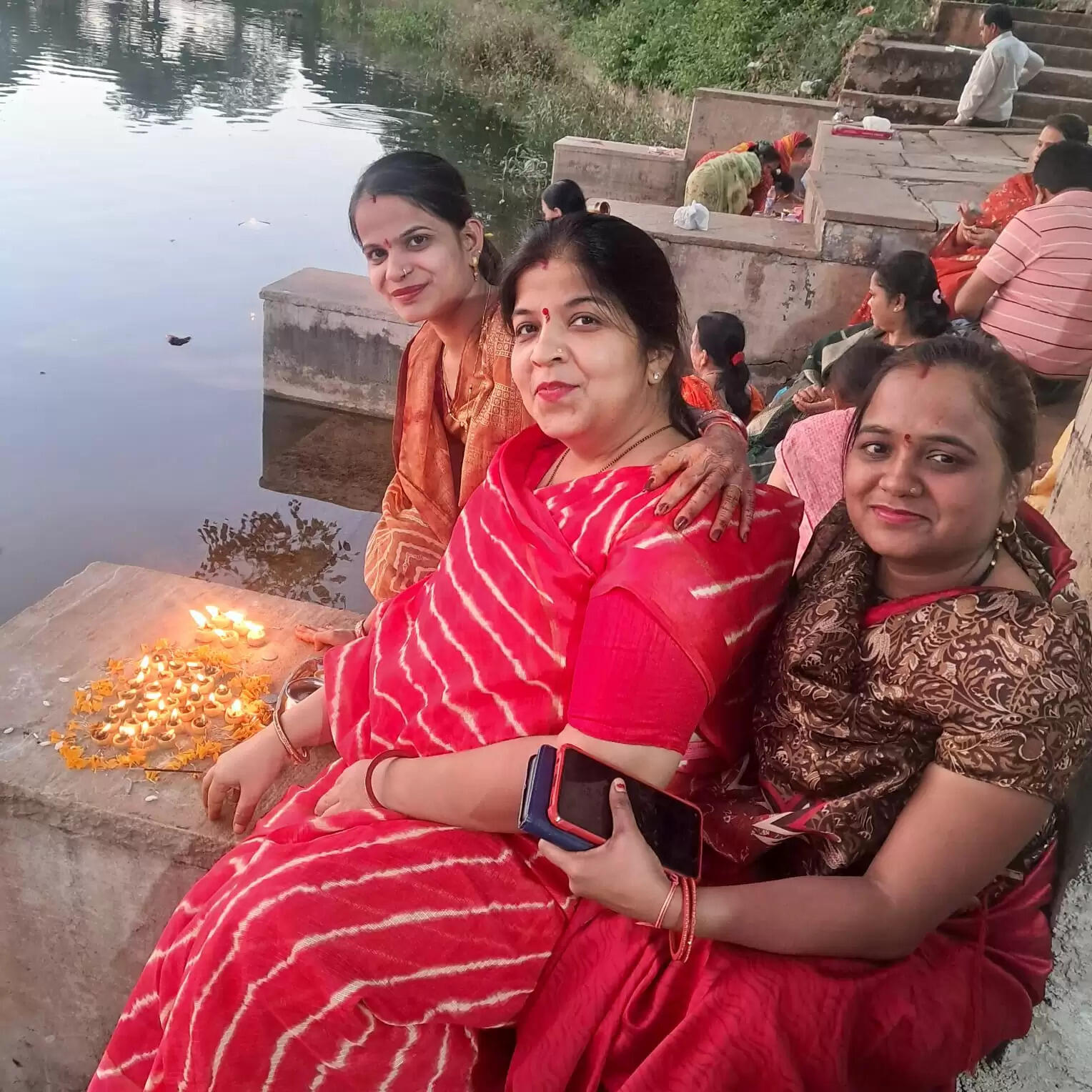 आगरमालवा : कार्तिक पूर्णिमा पर महिलाओं ने किया दीपदान, गुरूद्वारे में अरदास, कीर्तन और पाठ के आयोजन