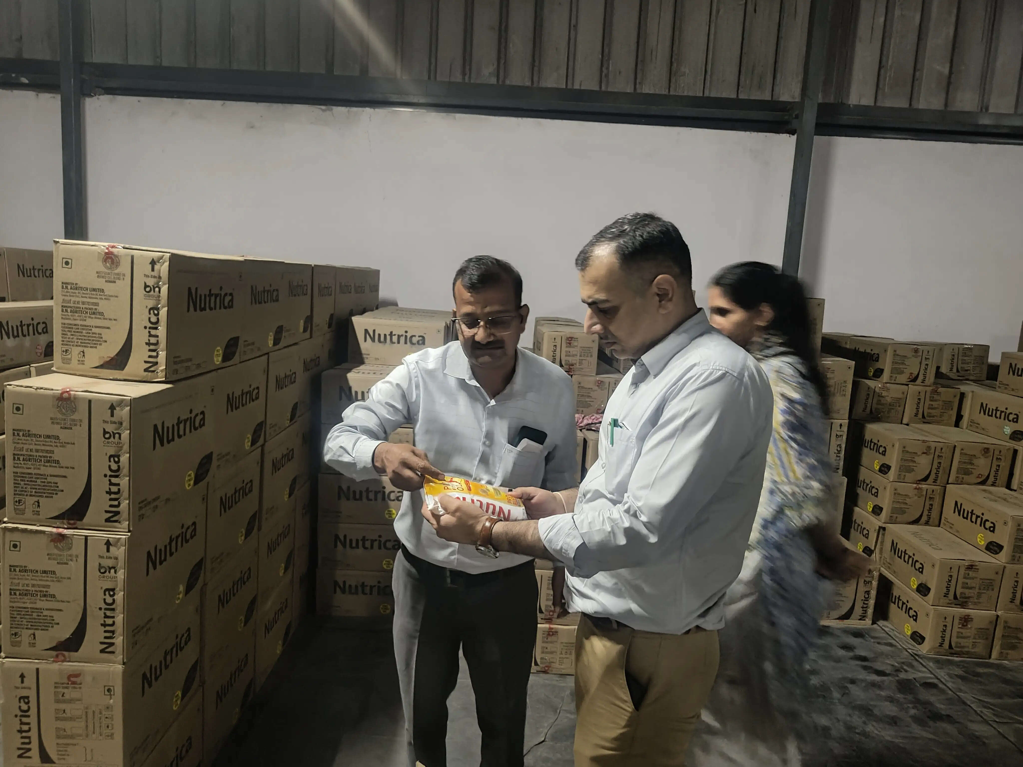 मिलावट पर &nbsp;खाद्य सुरक्षा विभाग की कार्रवाई: 9,731 लीटर खाद्य तेल और 225 किलो घी सीज