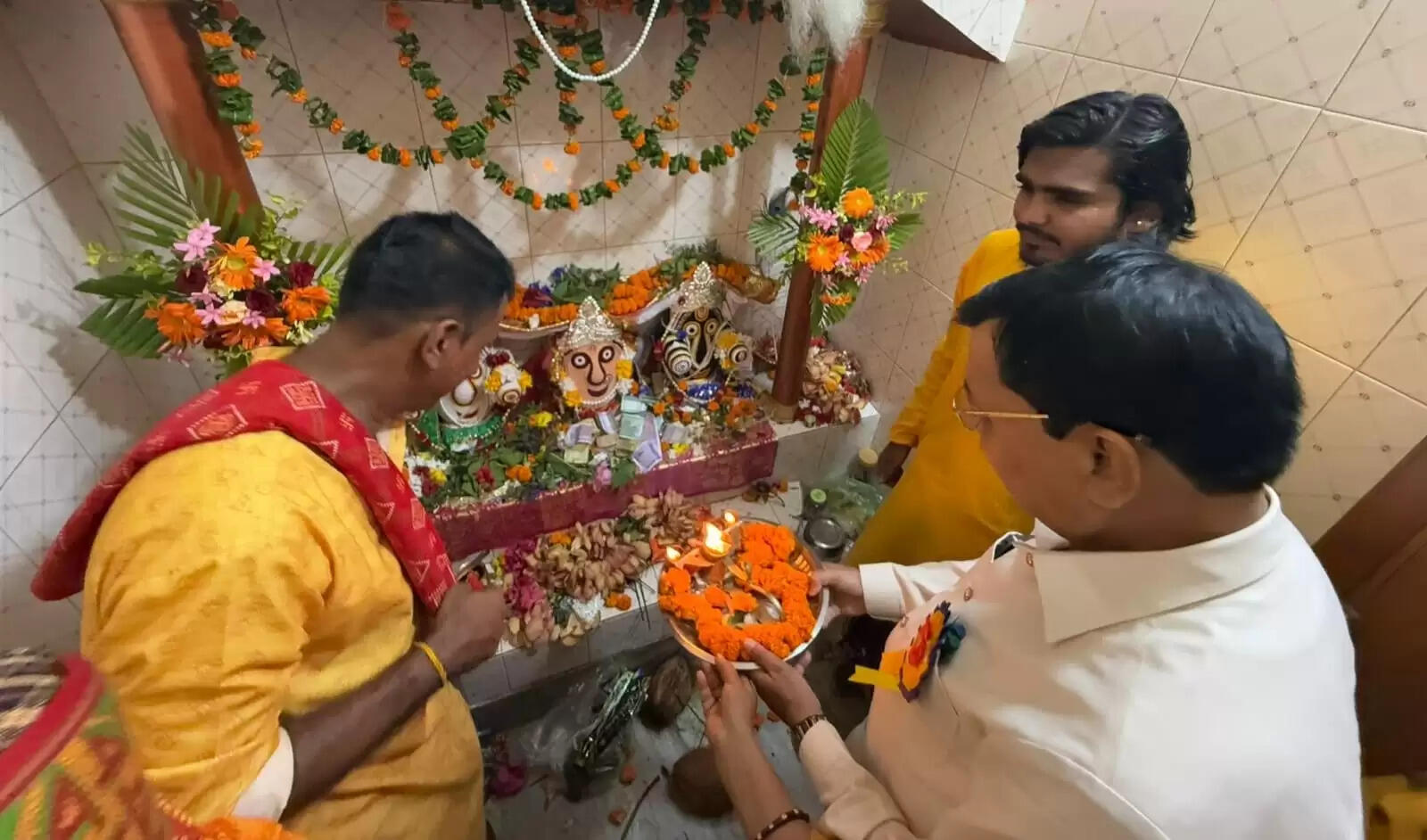 कोरबा : उद्योग मंत्री लखन लाल देवांगन दादर खुर्द, बालको नगर और खरमोरा के रथ यात्रा में हुए शामिल