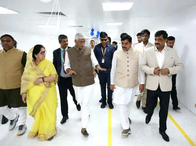 भारत की बदलती औद्योगिक तस्वीर का प्रतीक हैं पीथमपुर में दो नई औद्योगिक इकाइयां : गजेंद्र सिंह शेखावत