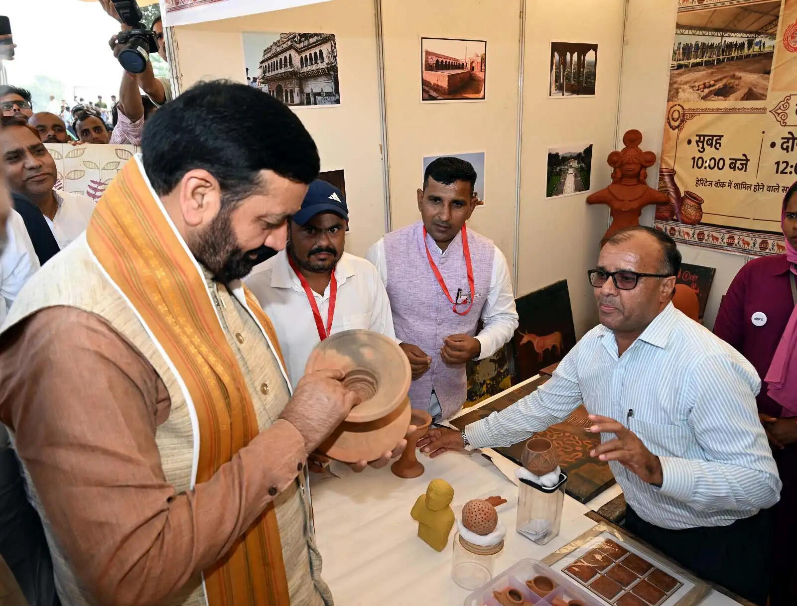 हांसी : हड़प्पाकालीन धरोहर से रूबरू हुए मुख्यमंत्री, कृत्रिम उत्खनन कर समझी पुरातत्व की बारीकी