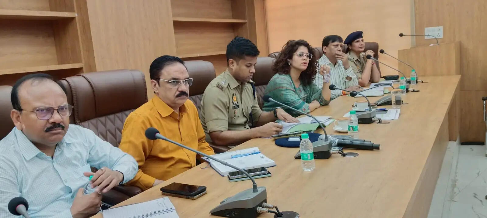 श्रावण शिवरात्रि और चेहल्लुम को लेकर शांति समिति की बैठक, जिलाधिकारी ने दिए सख्त निर्देश