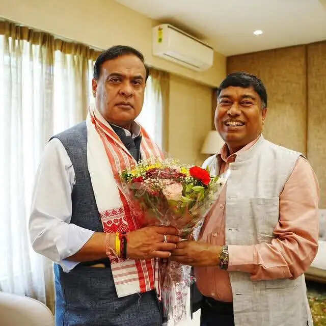मुख्यमंत्री हिमंत बिस्व सरमा ने मंत्री रामेश्वर तेली को दी जन्मदिन की शुभकामनाएं