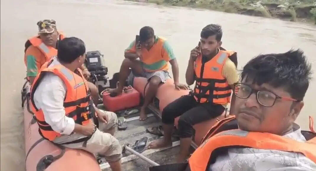 पुलिस हिरासत से फरार हुआ आर्म्स एक्ट का आरोपित