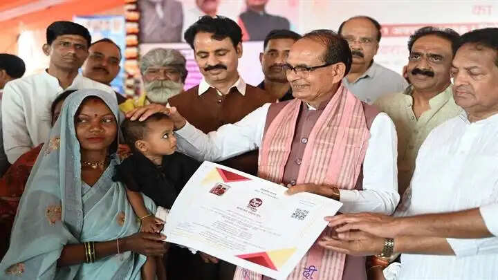 मप्रः केंद्रीय कृषि मंत्री चौहान ने भोजपुर में किया पीएम ग्राम सड़क योजना के चौथे चरण का शुभारंभ