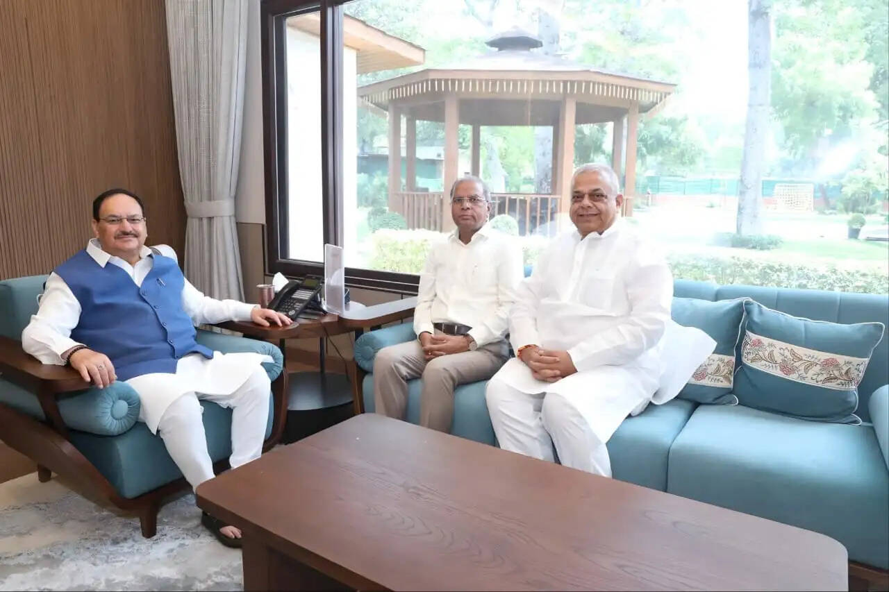 स्वास्थ्य मंत्री जेपी नड्डा से विप्र फाउंडेशन के नवनिर्वाचित राष्ट्रीय अध्यक्ष की मुलाकात