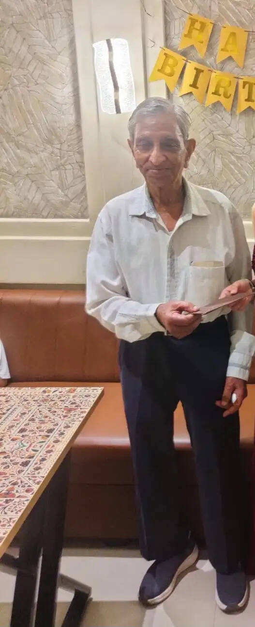 घर में अकेले रह रहे बुजुर्ग की हत्या, तीन लाख रुपये की नकदी लूटने का आरोप