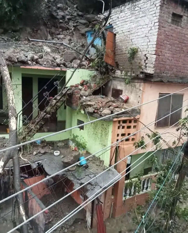 (राउंड अप) हिमाचल में भारी बारिश का कहर, चंबा सबसे ज्यादा प्रभावित, दो दिन ऑरेंज अलर्ट, 179 सड़कें बंद