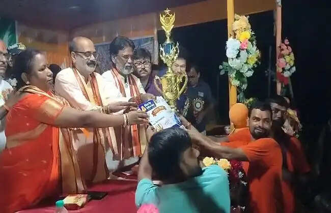 विश्वकर्मा पूजा पर टांगन नदी में 85वीं नौका रेस सम्पन्न