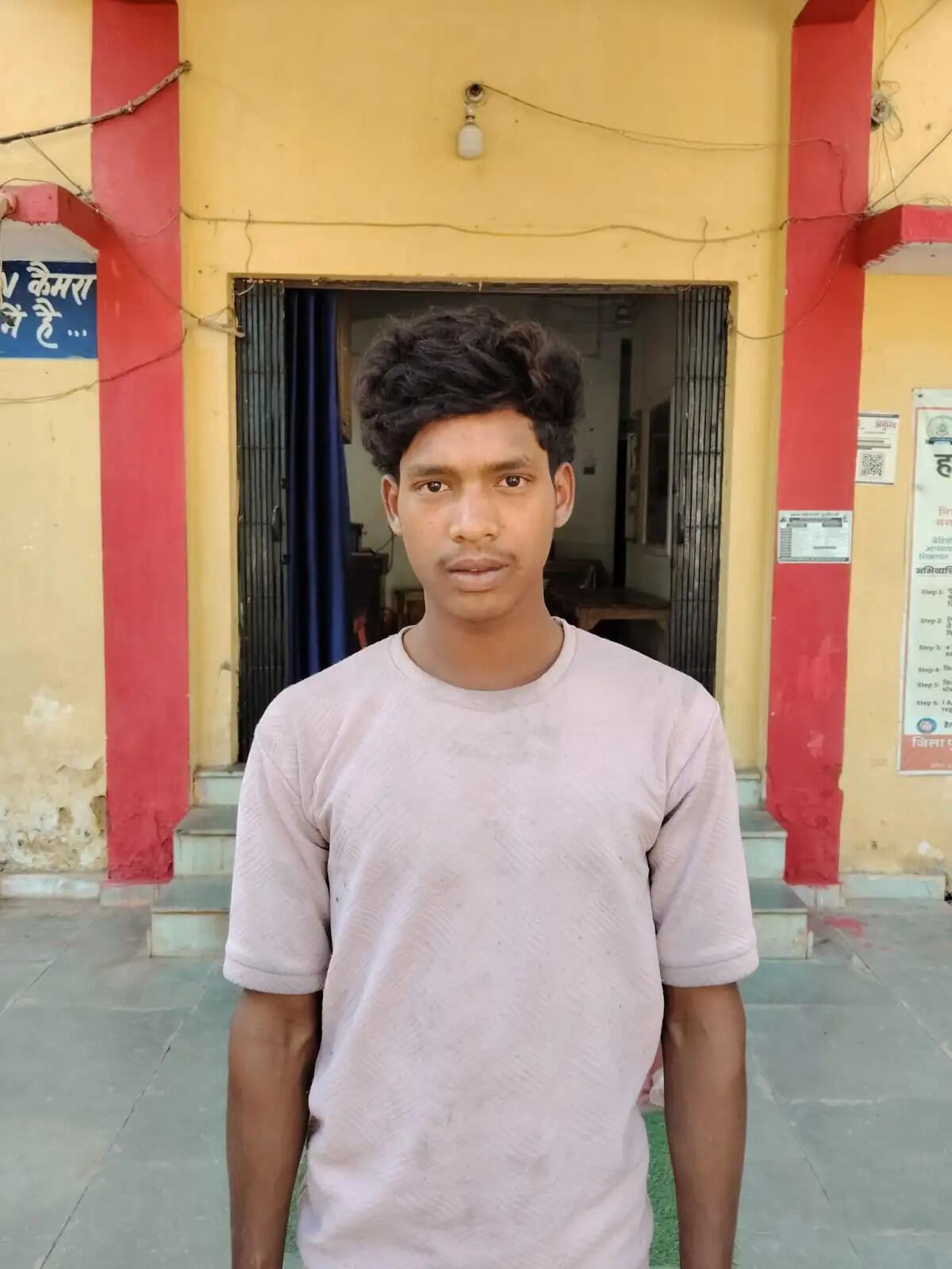 जांजगीर-चांपा: मेन रोड पर तलवार लहराकर लोगों को डराने वाला युवक गिरफ्तार