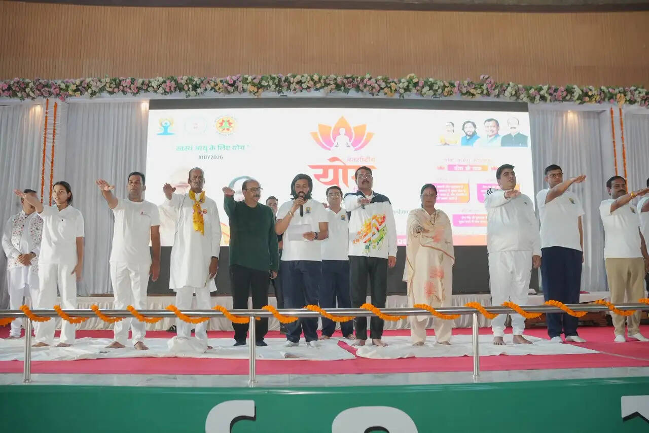 अंतर्राष्ट्रीय योग दिवस : कोरबा में हुआ विशाल सामूहिक योगाभ्यास, मंत्री गुरु खुशवंत साहेब ने दिया स्वस्थ समाज का संदेश