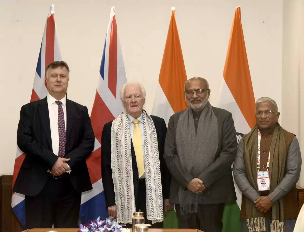 उपराष्ट्रपति राधाकृष्णन ने की यूके हाउस ऑफ लॉर्ड्स के लॉर्ड स्पीकर से भेंट