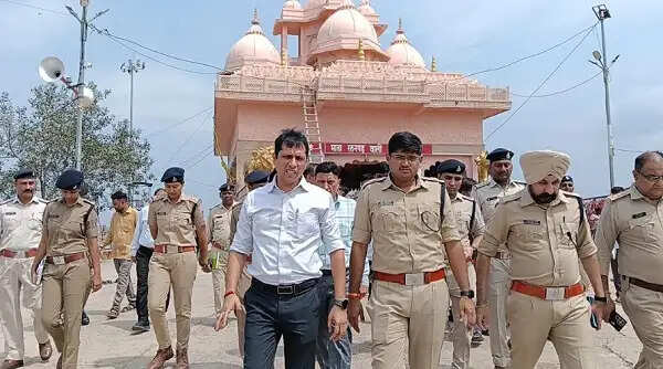 दतिया: रतनगढ़ शारदीय नवरात्रि मेले की तैयारियां, श्रद्धालुओं की सुरक्षा और सुविधाओं पर रहेगा विशेष जोर