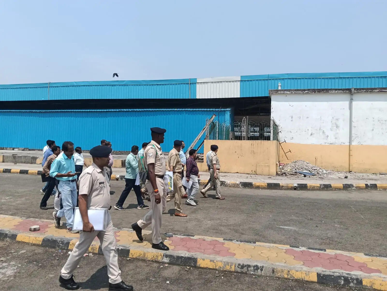 खड़गपुर रेल मंडल द्वारा शालीमार स्टेशन पर यात्री सुविधाओं का जायजा