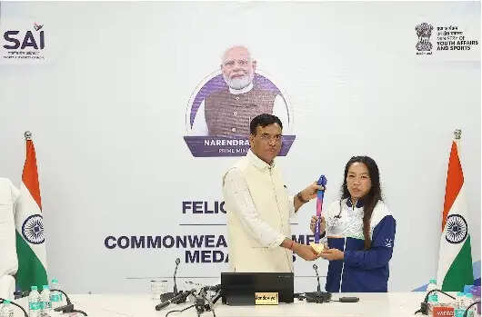राष्ट्रमंडल खेल पदक विजेता भारोत्तोलकों का सम्मान, मांडविया बोले- युवाओं को खेलों के लिए करें प्रेरित