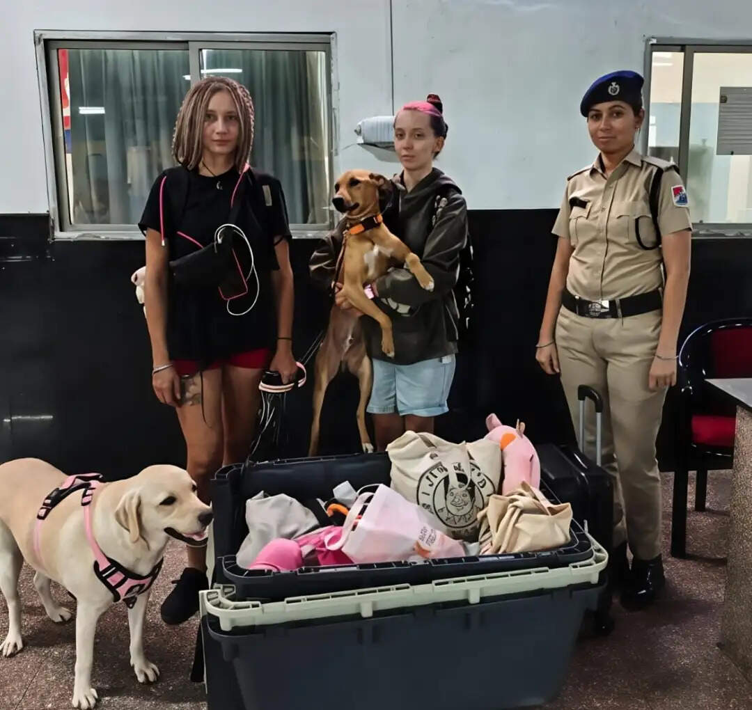 ऑपरेशन अमानत के तहत आरपीएफ ने विदेशी महिला को लौटाया 3.60 लाख का सामान