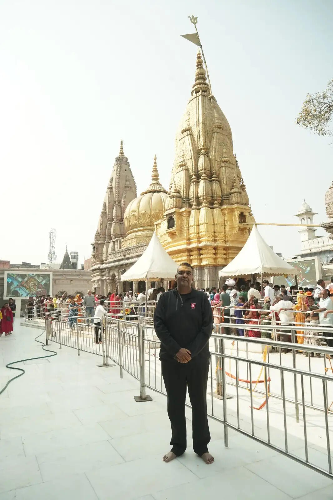केन्द्रीय पर्यटन सचिव डॉ श्रीवत्स कृष्णा ने बाबा विश्वनाथ के दरबार में लगाई हाजिरी