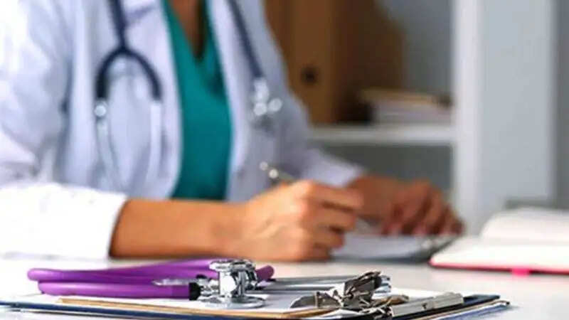 मप्र में दो दशक में बदला स्वास्थ्य का ढांचा, मेडिकल कॉलेज, अस्पताल, बेड और विशेषज्ञ सेवाएं बढ़ीं
