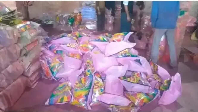 संभल में तैयार हर्बल गुलाल चेहरे के लिए सुरक्षित और पर्यावरण मित्र होली की बेहतर पहल